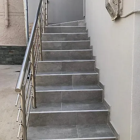 Nikos